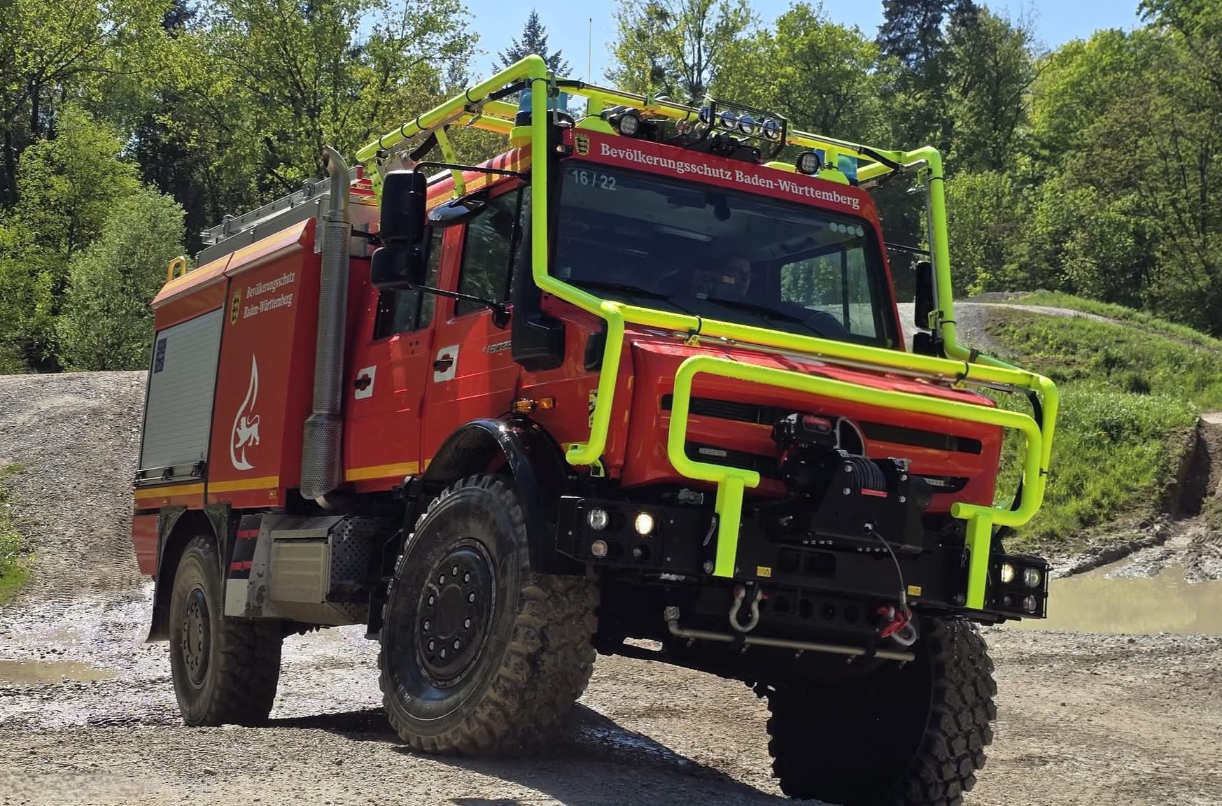 6 Spezialfahrzeuge TLF-W für Wald- und Vegetationsbrandbekämpfung in Baden-Württemberg
